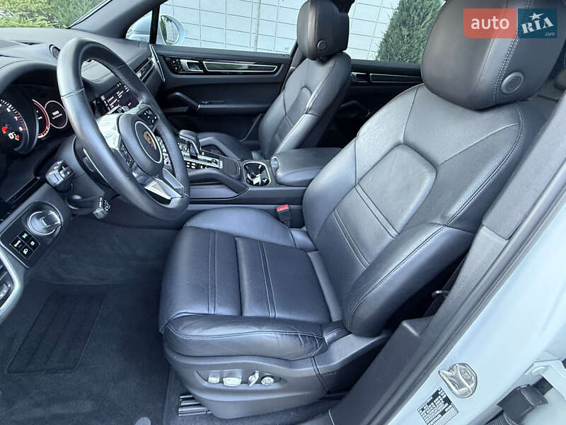 Внедорожник / Кроссовер Porsche Cayenne 2019 в Одессе