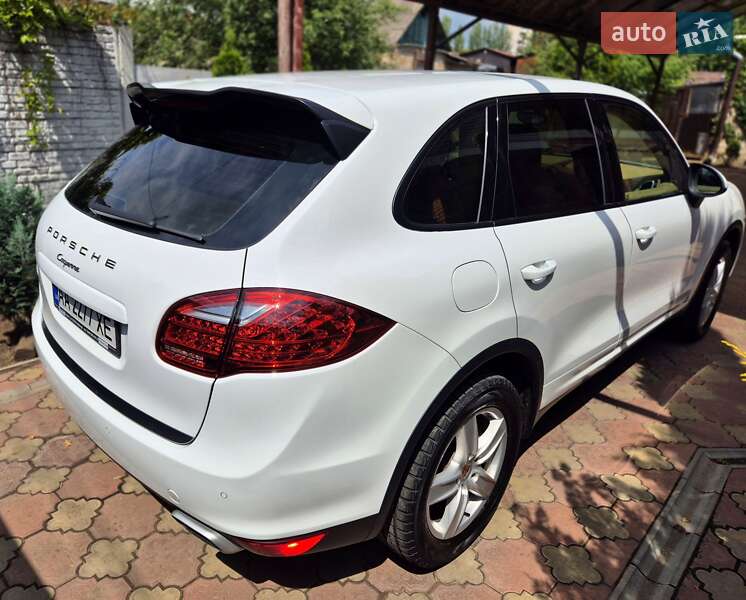Позашляховик / Кросовер Porsche Cayenne 2013 в Запоріжжі
