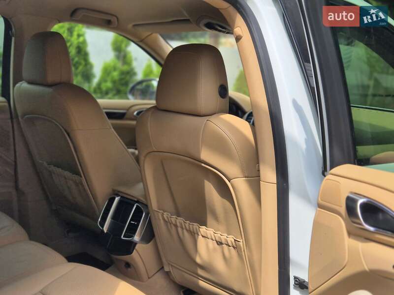Позашляховик / Кросовер Porsche Cayenne 2013 в Запоріжжі
