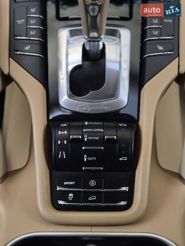 Позашляховик / Кросовер Porsche Cayenne 2013 в Запоріжжі