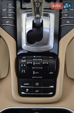 Внедорожник / Кроссовер Porsche Cayenne 2013 в 