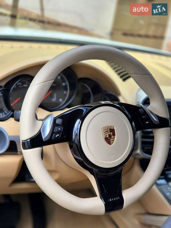 Позашляховик / Кросовер Porsche Cayenne 2013 в Запоріжжі