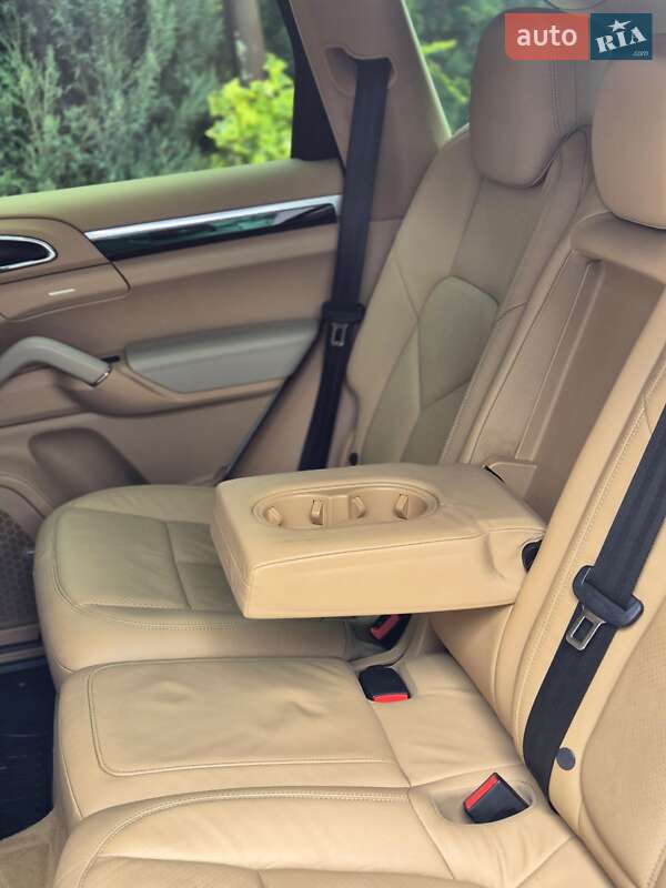 Позашляховик / Кросовер Porsche Cayenne 2013 в Запоріжжі