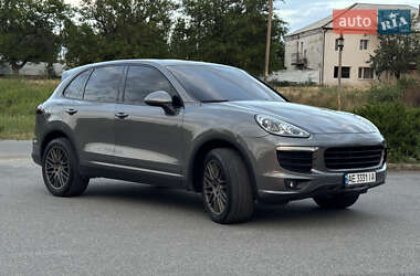 Внедорожник / Кроссовер Porsche Cayenne 2015 в 