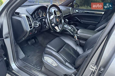 Внедорожник / Кроссовер Porsche Cayenne 2015 в 