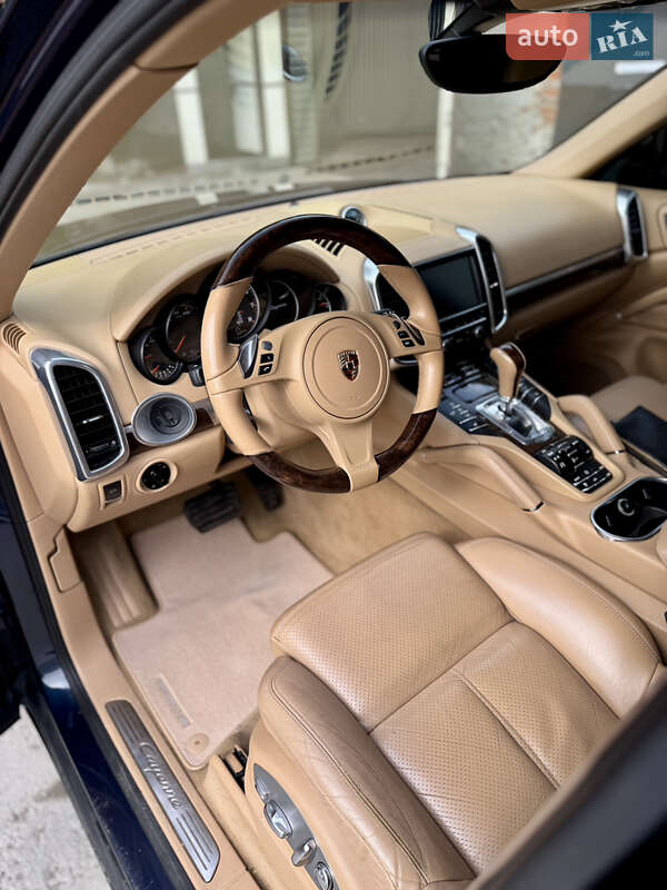 Внедорожник / Кроссовер Porsche Cayenne 2012 в Днепре
