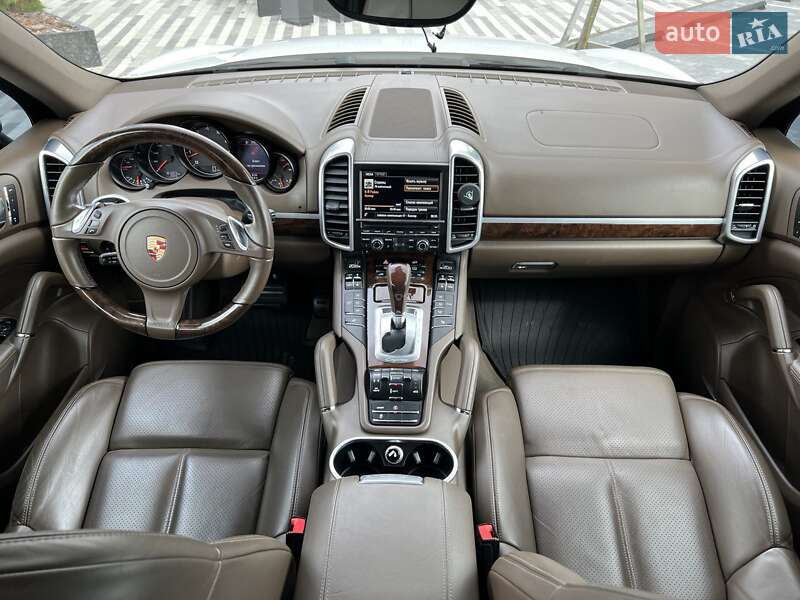 Внедорожник / Кроссовер Porsche Cayenne 2013 в Ужгороде