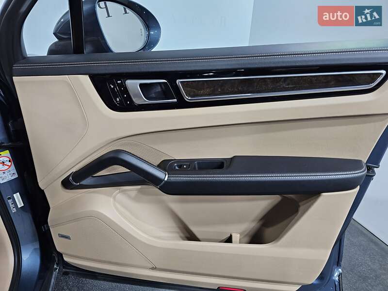 Внедорожник / Кроссовер Porsche Cayenne 2018 в Киеве фото 21 Внедорожник / Кроссовер Porsche Cayenne 2018 в Киеве