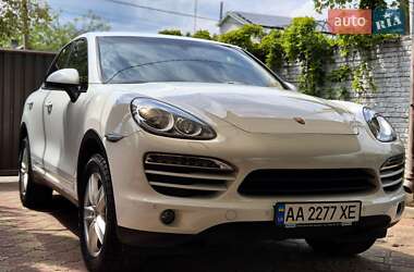 Позашляховик / Кросовер Porsche Cayenne 2013 в 