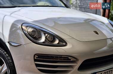 Позашляховик / Кросовер Porsche Cayenne 2013 в 