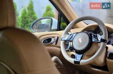 Позашляховик / Кросовер Porsche Cayenne 2013 в 