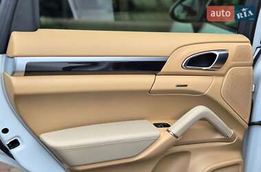 Позашляховик / Кросовер Porsche Cayenne 2013 в 