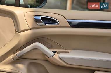 Позашляховик / Кросовер Porsche Cayenne 2013 в 