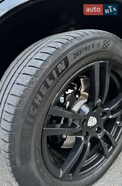 Внедорожник / Кроссовер Porsche Cayenne 2012 в 