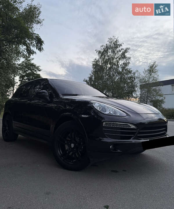 Внедорожник / Кроссовер Porsche Cayenne 2012 в Каменском