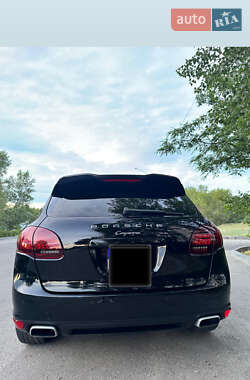Внедорожник / Кроссовер Porsche Cayenne 2012 в 