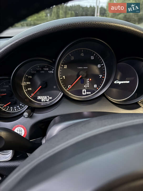 Внедорожник / Кроссовер Porsche Cayenne 2012 в Каменском