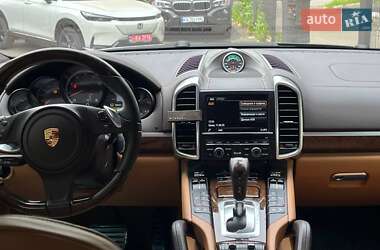 Внедорожник / Кроссовер Porsche Cayenne 2013 в 