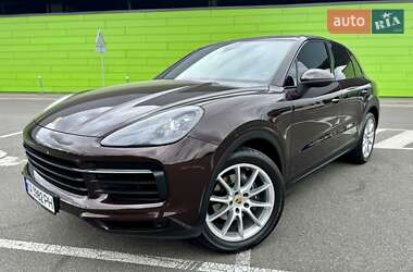 Внедорожник / Кроссовер Porsche Cayenne 2018 в 