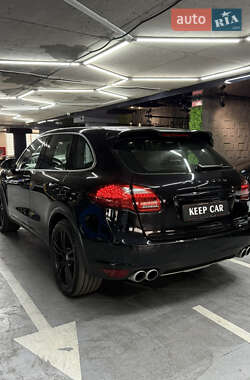 Внедорожник / Кроссовер Porsche Cayenne 2011 в 