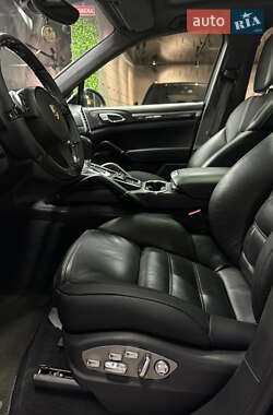 Внедорожник / Кроссовер Porsche Cayenne 2011 в 