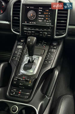 Внедорожник / Кроссовер Porsche Cayenne 2011 в 
