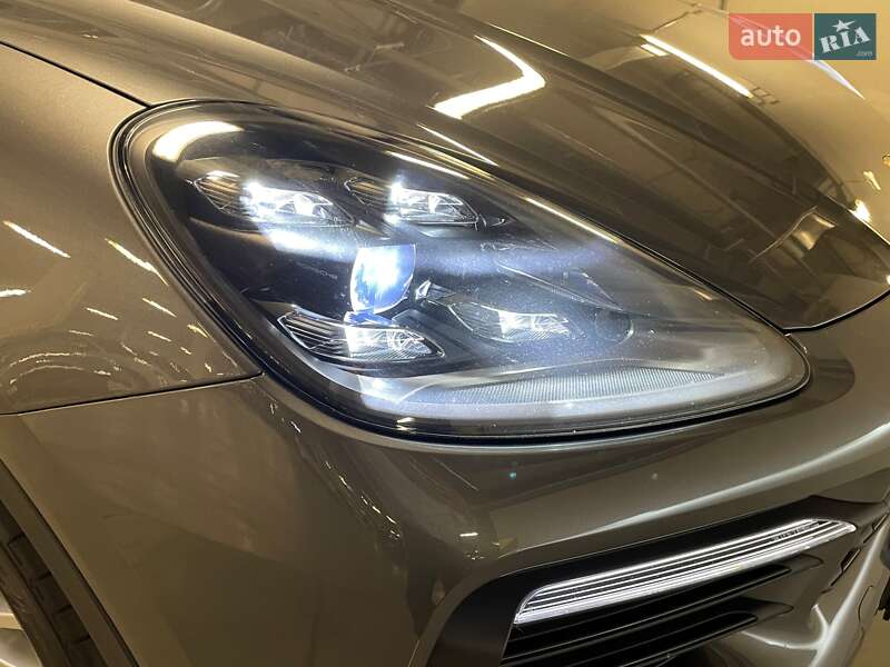 Внедорожник / Кроссовер Porsche Cayenne 2019 в Киеве