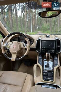 Внедорожник / Кроссовер Porsche Cayenne 2014 в 