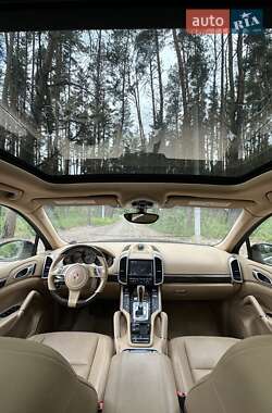 Внедорожник / Кроссовер Porsche Cayenne 2014 в 