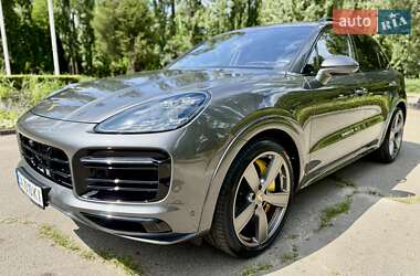 Позашляховик / Кросовер Porsche Cayenne 2022 в 