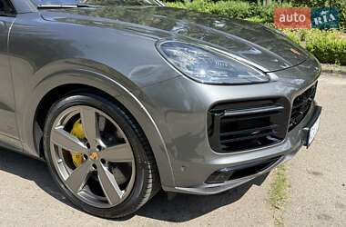 Позашляховик / Кросовер Porsche Cayenne 2022 в 