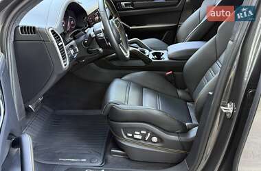 Позашляховик / Кросовер Porsche Cayenne 2022 в 