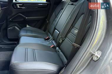 Позашляховик / Кросовер Porsche Cayenne 2022 в 