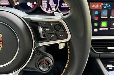 Позашляховик / Кросовер Porsche Cayenne 2022 в 