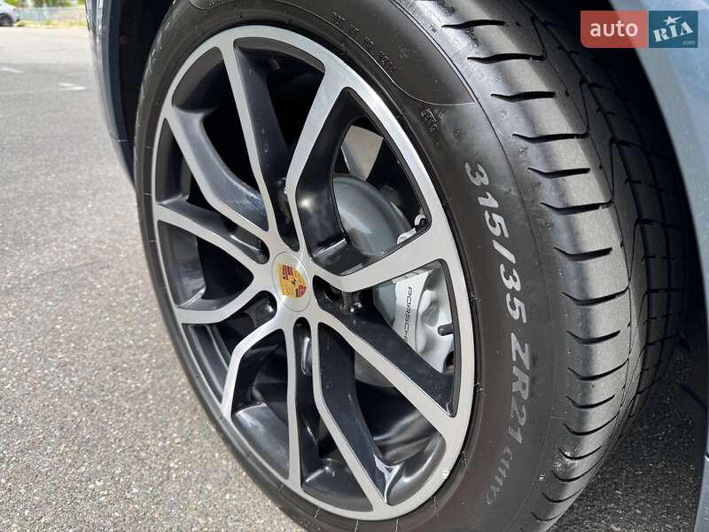Внедорожник / Кроссовер Porsche Cayenne 2019 в Киеве