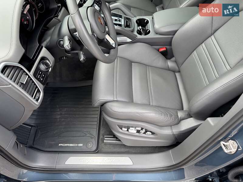 Внедорожник / Кроссовер Porsche Cayenne 2019 в Киеве
