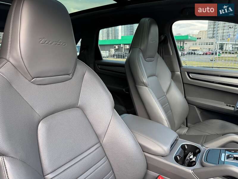 Внедорожник / Кроссовер Porsche Cayenne 2019 в Киеве