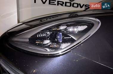 Внедорожник / Кроссовер Porsche Cayenne 2019 в 