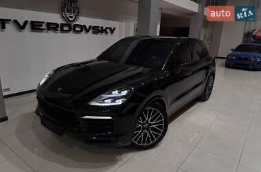 Внедорожник / Кроссовер Porsche Cayenne 2019 в 