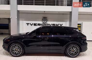 Внедорожник / Кроссовер Porsche Cayenne 2019 в 