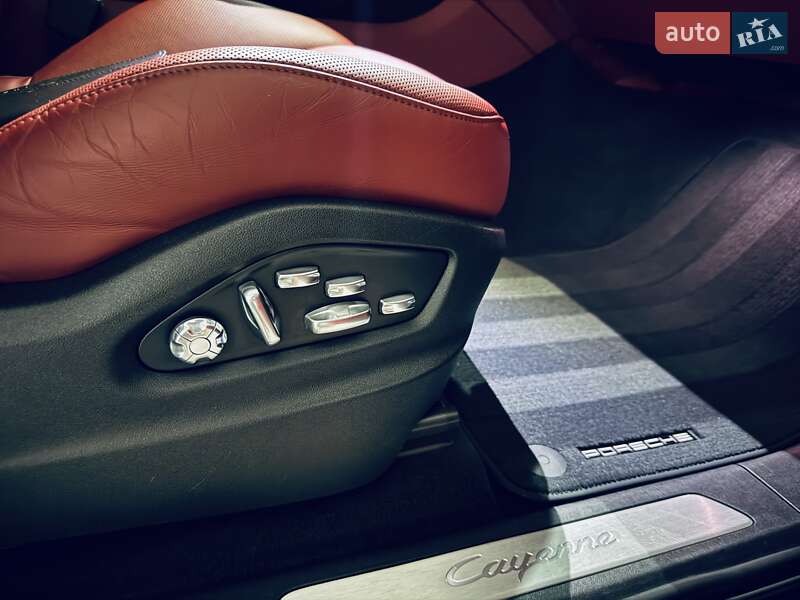 Внедорожник / Кроссовер Porsche Cayenne 2019 в Одессе