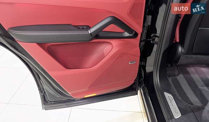 Внедорожник / Кроссовер Porsche Cayenne 2019 в Одессе