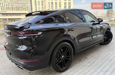 Внедорожник / Кроссовер Porsche Cayenne 2024 в 