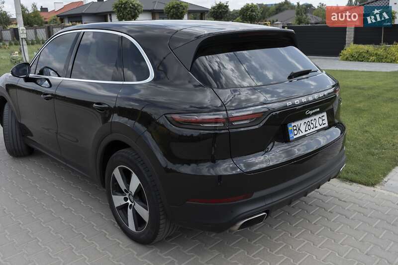 Внедорожник / Кроссовер Porsche Cayenne 2018 в Ровно