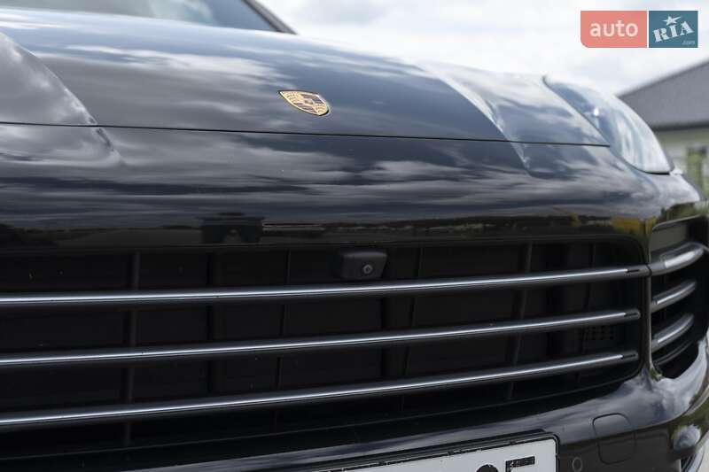 Внедорожник / Кроссовер Porsche Cayenne 2018 в Ровно