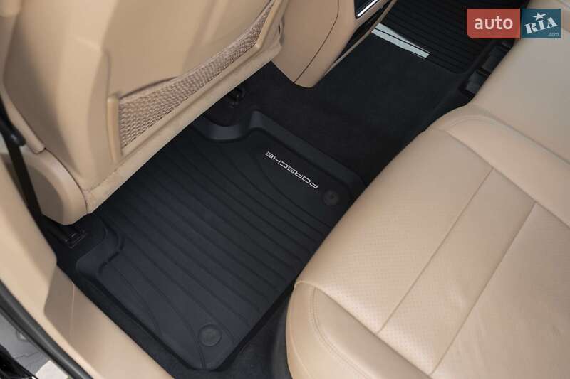 Внедорожник / Кроссовер Porsche Cayenne 2018 в Ровно