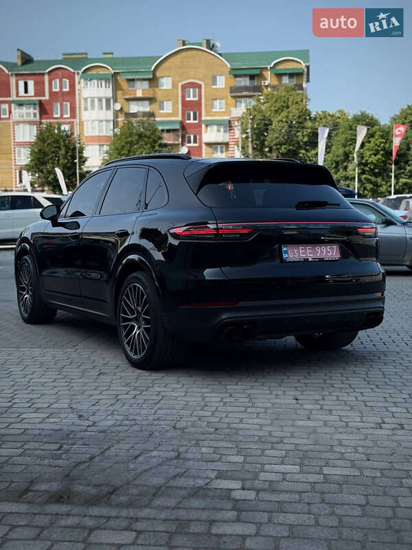 Позашляховик / Кросовер Porsche Cayenne 2022 в Києві