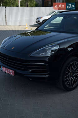 Позашляховик / Кросовер Porsche Cayenne 2022 в 