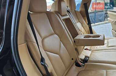 Внедорожник / Кроссовер Porsche Cayenne 2011 в 