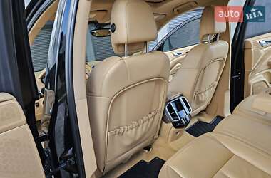 Внедорожник / Кроссовер Porsche Cayenne 2011 в 